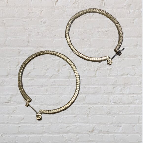 HOOP EARRINGS BUNDLE -- Set of 5 = Pierced (4)/Clip On (1), 4 Gold/1 Silver - Picture 15 of 15